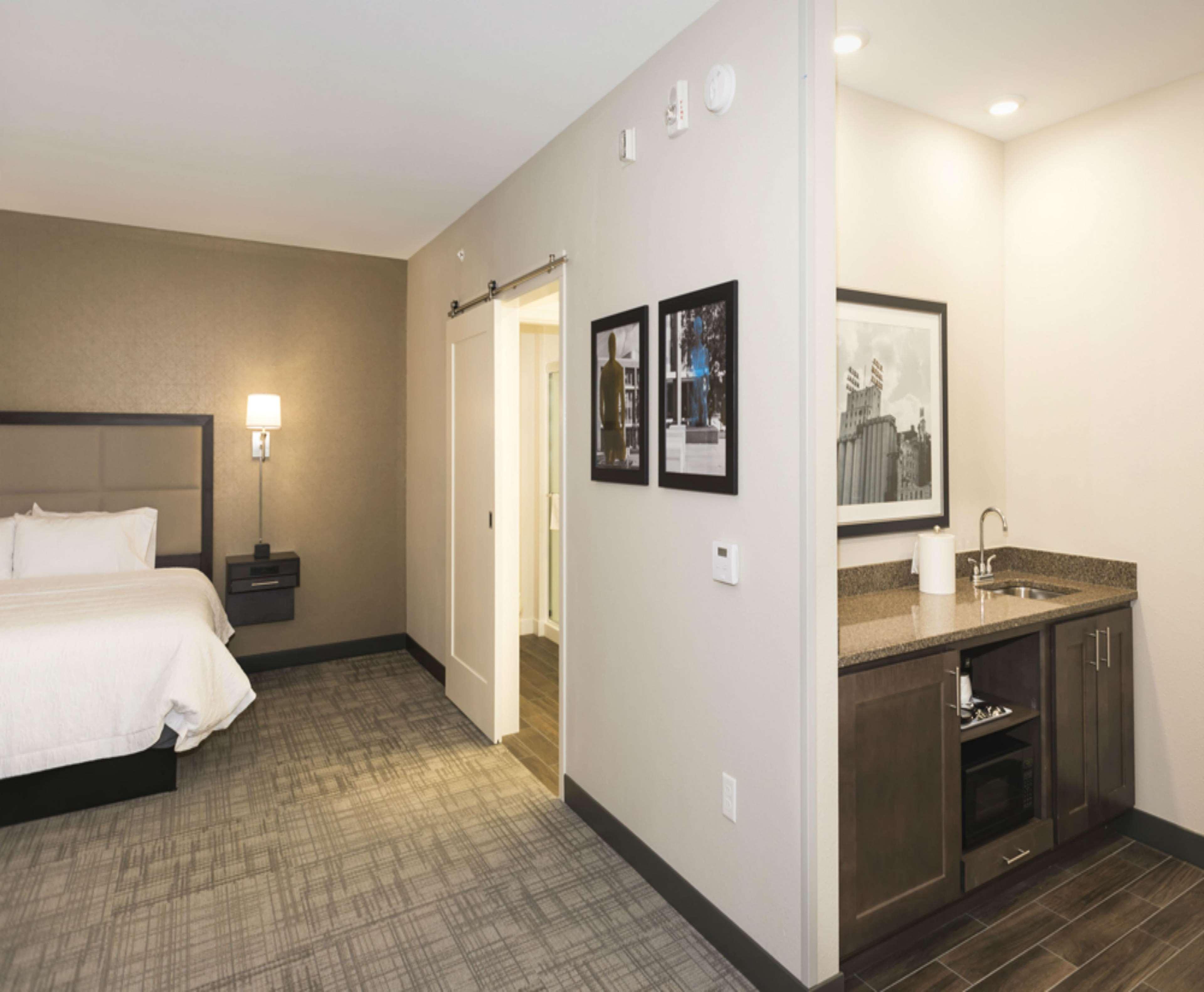 Hampton Inn And Suites Minneapolis University Area, Mn Eksteriør billede